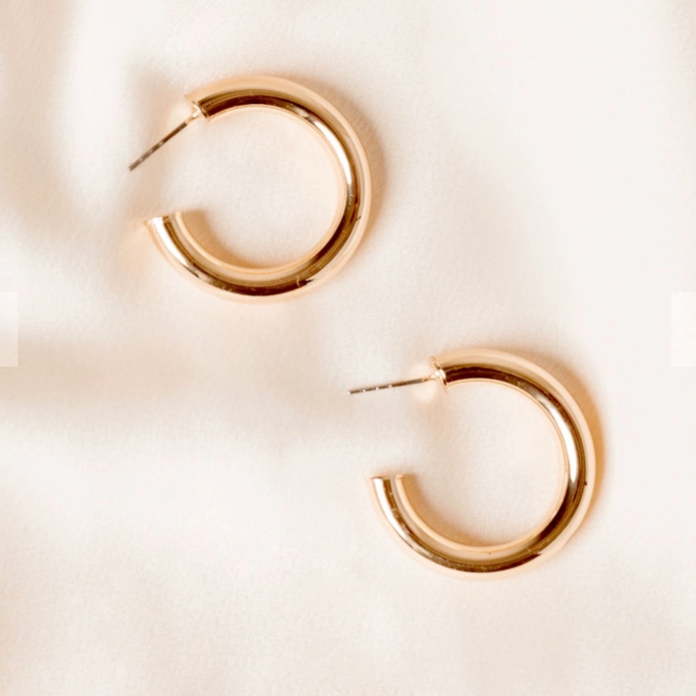 NWT MEDIUM GOLD OR SILVER THICK HOOP EARRINGS